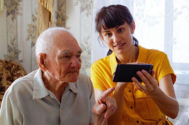 tecnologia anziano